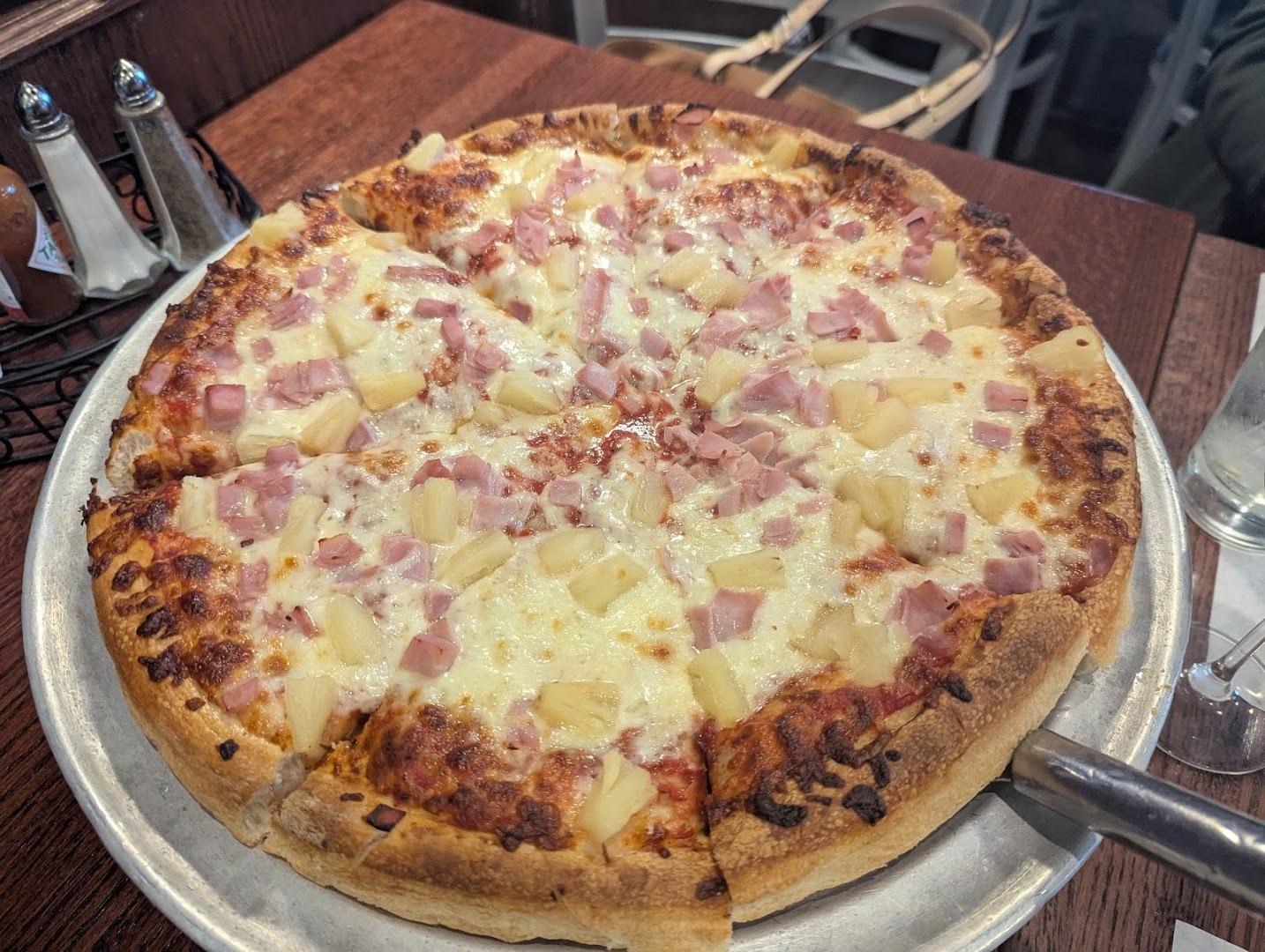 Toti's Restaurant & Pizzeria